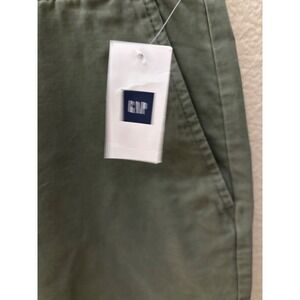 GAP Boyfriend Roll Up Khakis Shorts Olive Green Size 6
A794